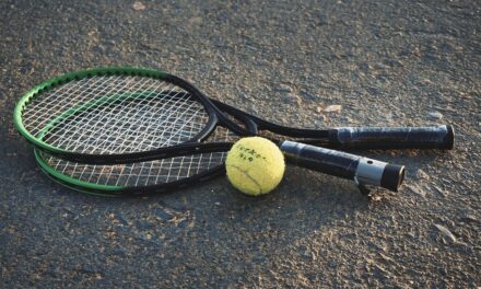 Tennisracket: Ett oumbärligt verktyg för att nå ditt bästa spel